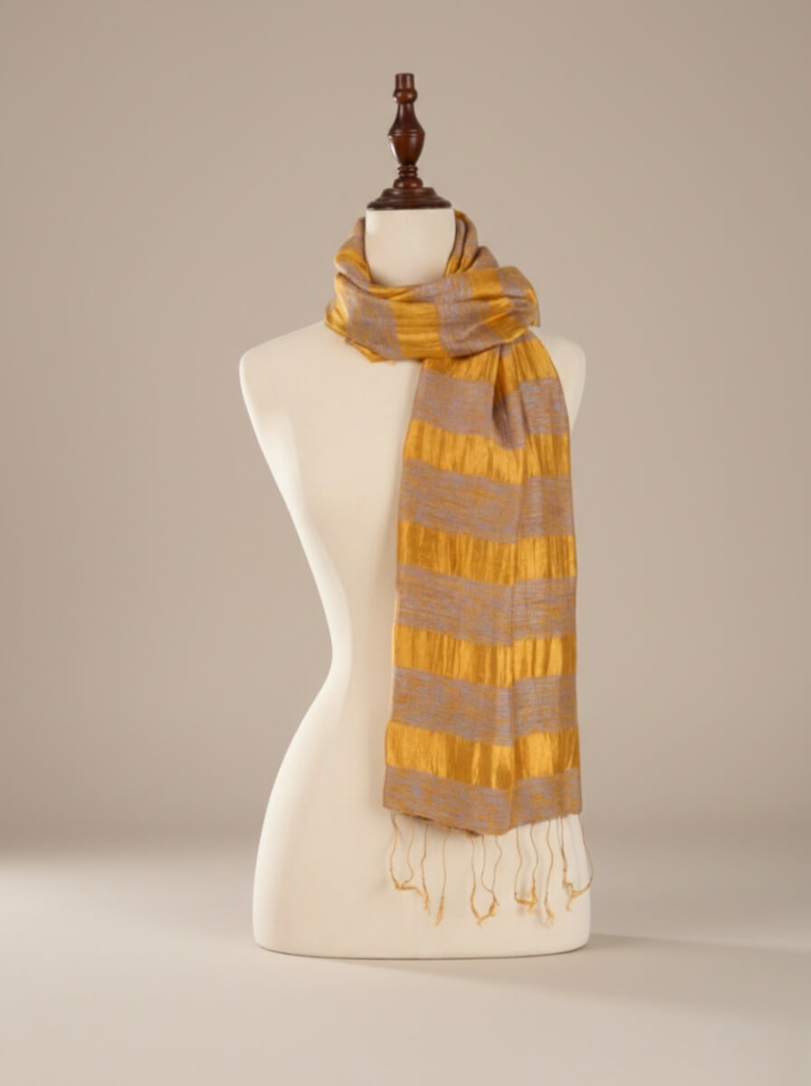 Khăn Lụa Đũi Hổ Phách và Khói Trầm