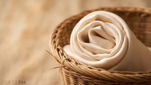 Khăn Lụa Tặng Phụ Nữ Sau Sinh | Cái Ôm Dịu Dàng Sưởi Ấm Bờ Vai
